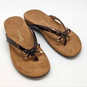 Vionic tortoise thong sandals NIB